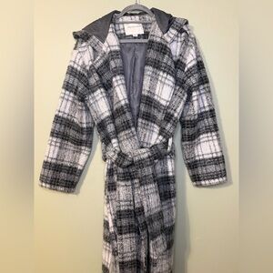 American Eagle Outfitters Gray and White Plaid Teddy Jacket-Long